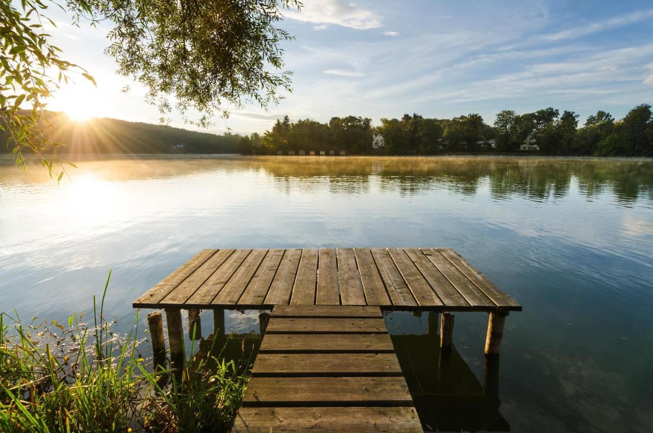 Sopherl Am See - Fruehstueck Auf Der Seeterrasse, Sehr Ruhig Und Wunderschoen Am See, 3 Minuten Nach Oberpfaffenhofen, Viele Radtouren, Restaurants & Cafes In Der Umgebung Weßling エクステリア 写真