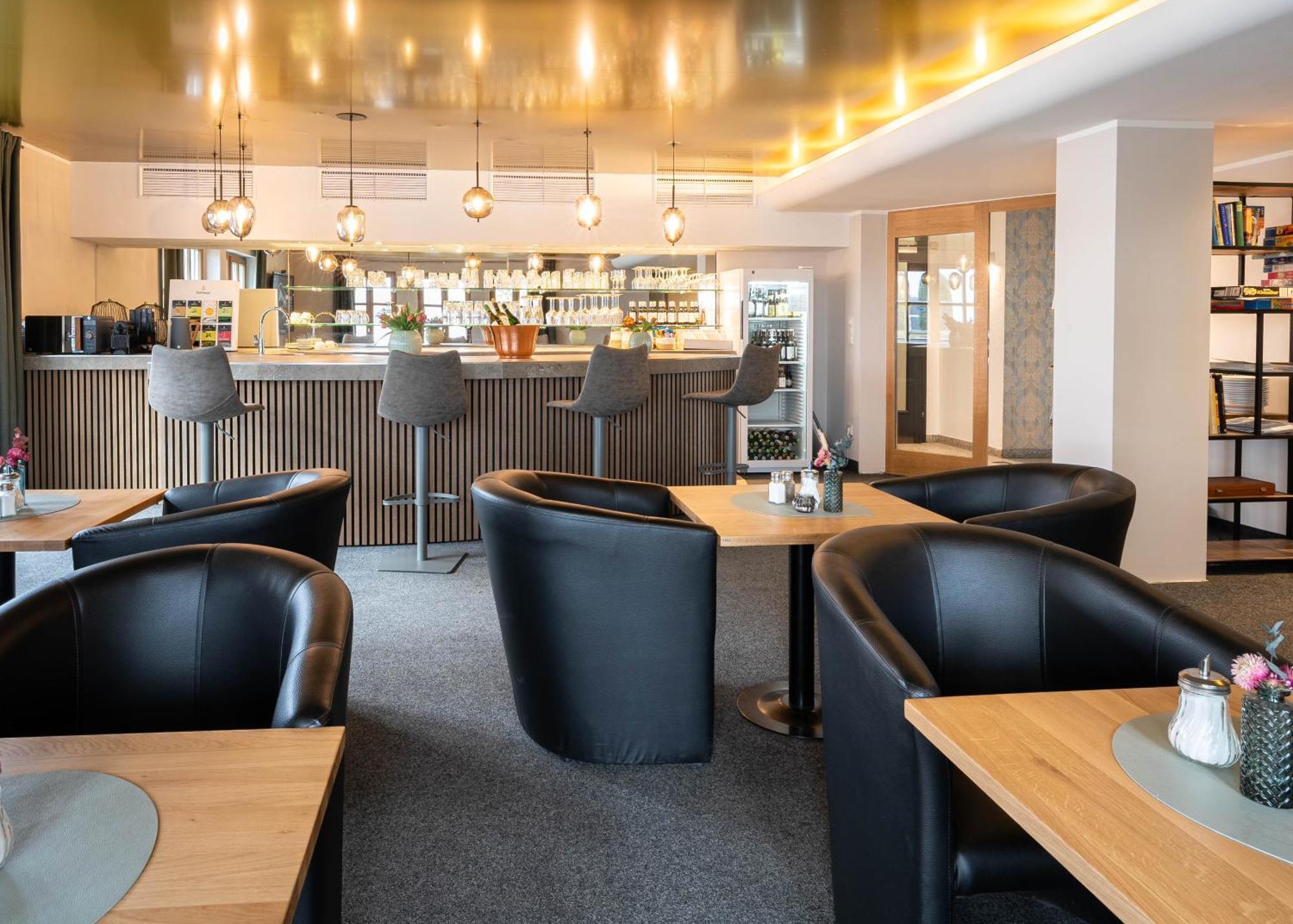 Sopherl Am See - Fruehstueck Auf Der Seeterrasse, Sehr Ruhig Und Wunderschoen Am See, 3 Minuten Nach Oberpfaffenhofen, Viele Radtouren, Restaurants & Cafes In Der Umgebung Weßling エクステリア 写真