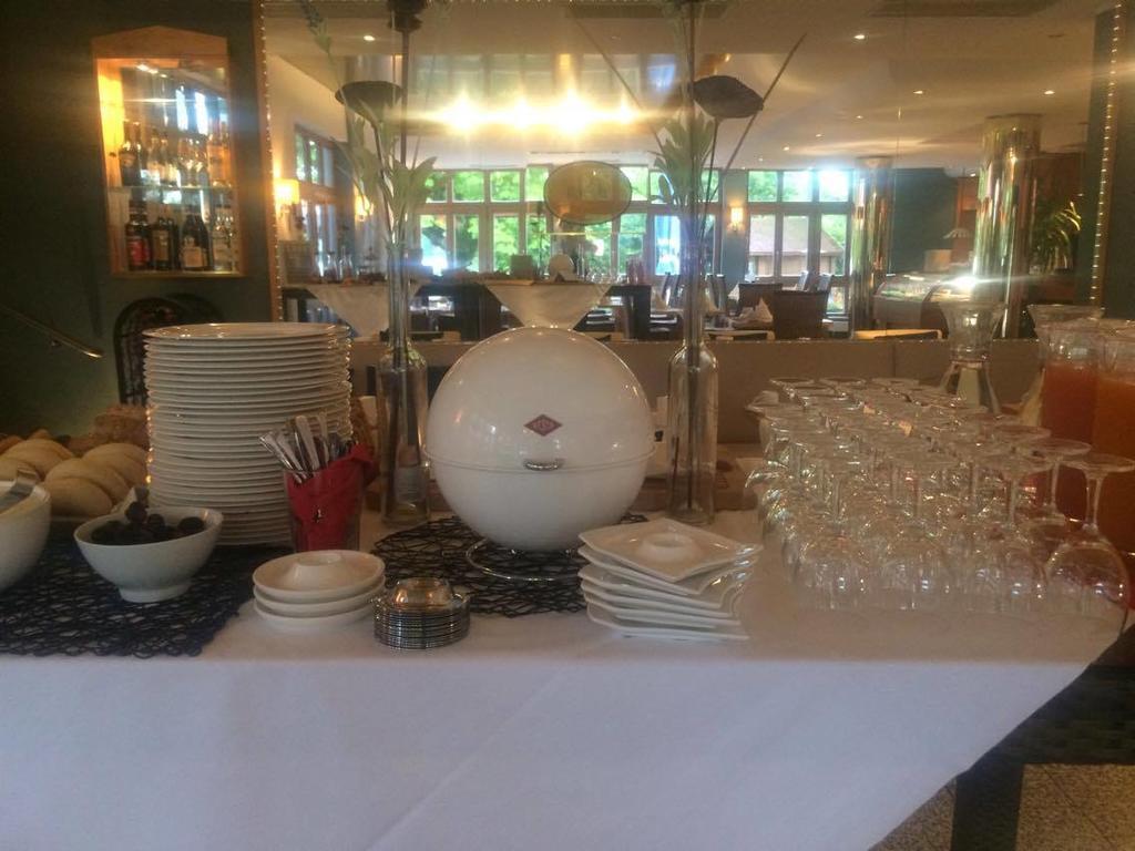 Sopherl Am See - Fruehstueck Auf Der Seeterrasse, Sehr Ruhig Und Wunderschoen Am See, 3 Minuten Nach Oberpfaffenhofen, Viele Radtouren, Restaurants & Cafes In Der Umgebung Weßling エクステリア 写真